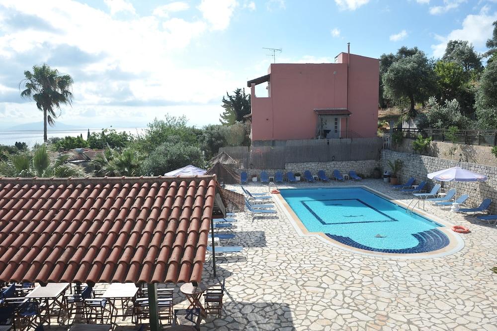 بينيتسيس Kerkyra Beach Hotel & Apartments المظهر الخارجي الصورة