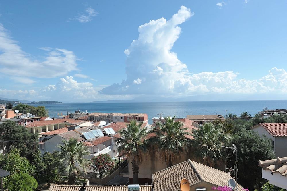 بينيتسيس Kerkyra Beach Hotel & Apartments المظهر الخارجي الصورة