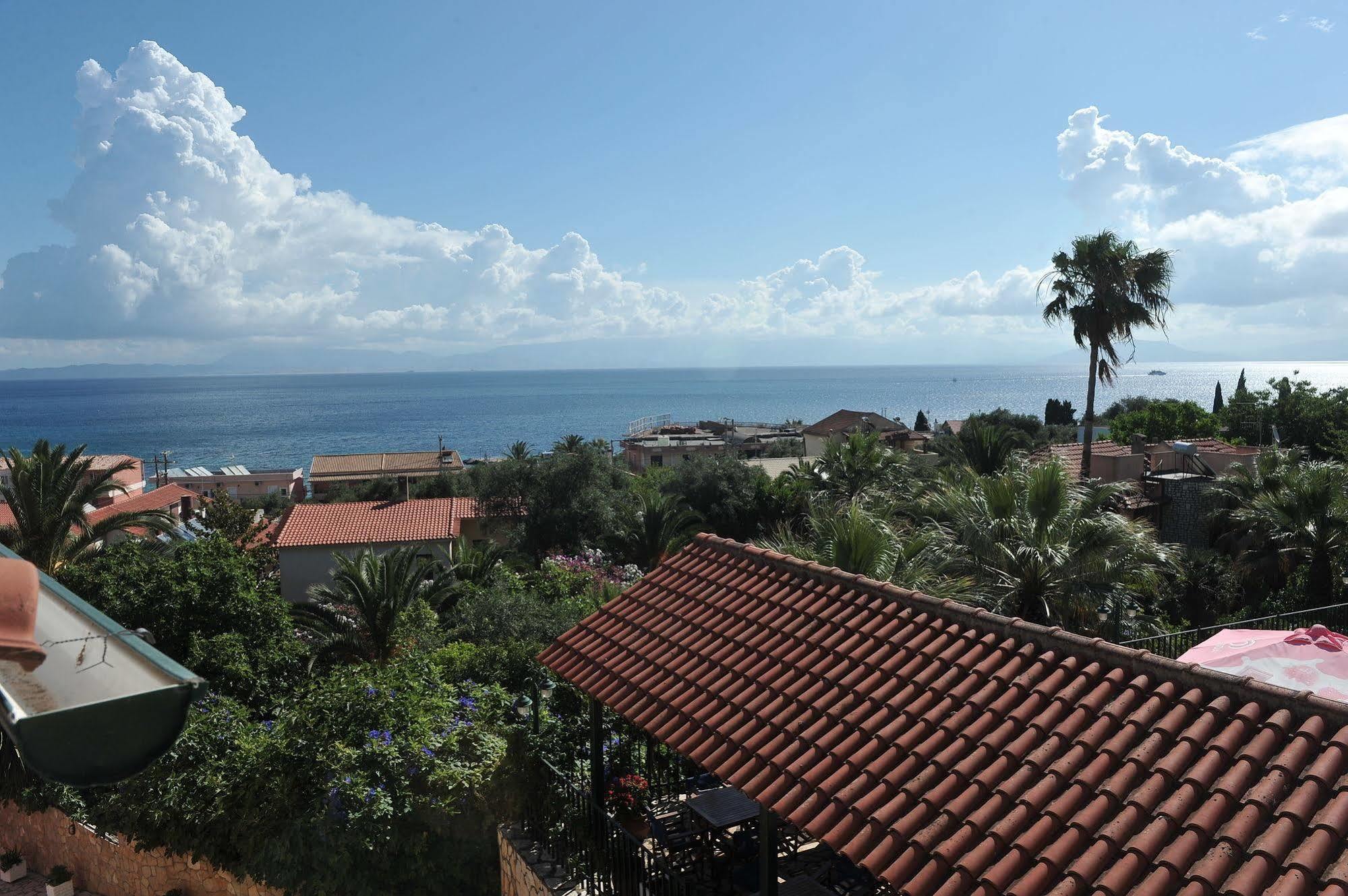 بينيتسيس Kerkyra Beach Hotel & Apartments المظهر الخارجي الصورة