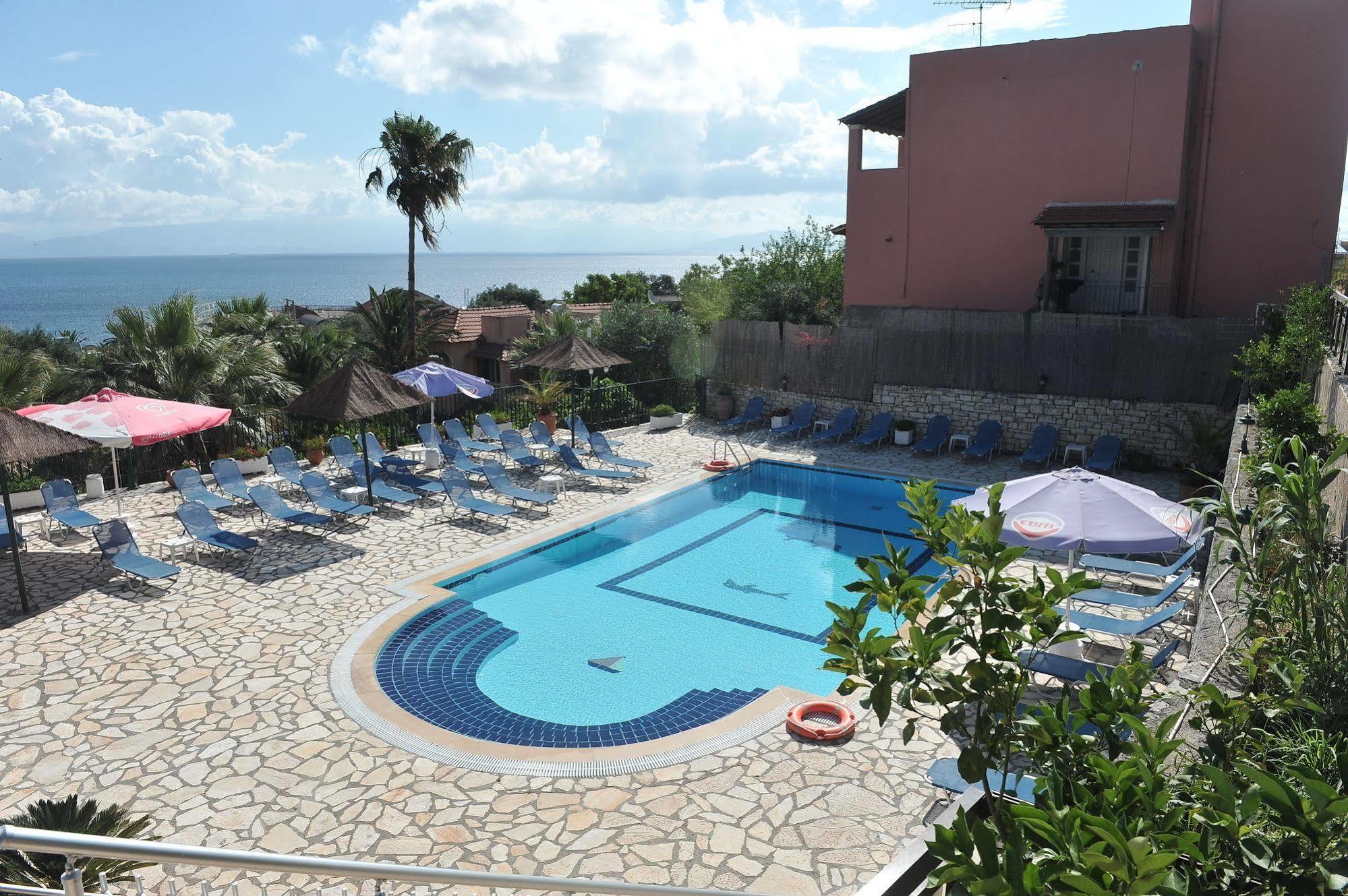 بينيتسيس Kerkyra Beach Hotel & Apartments المظهر الخارجي الصورة