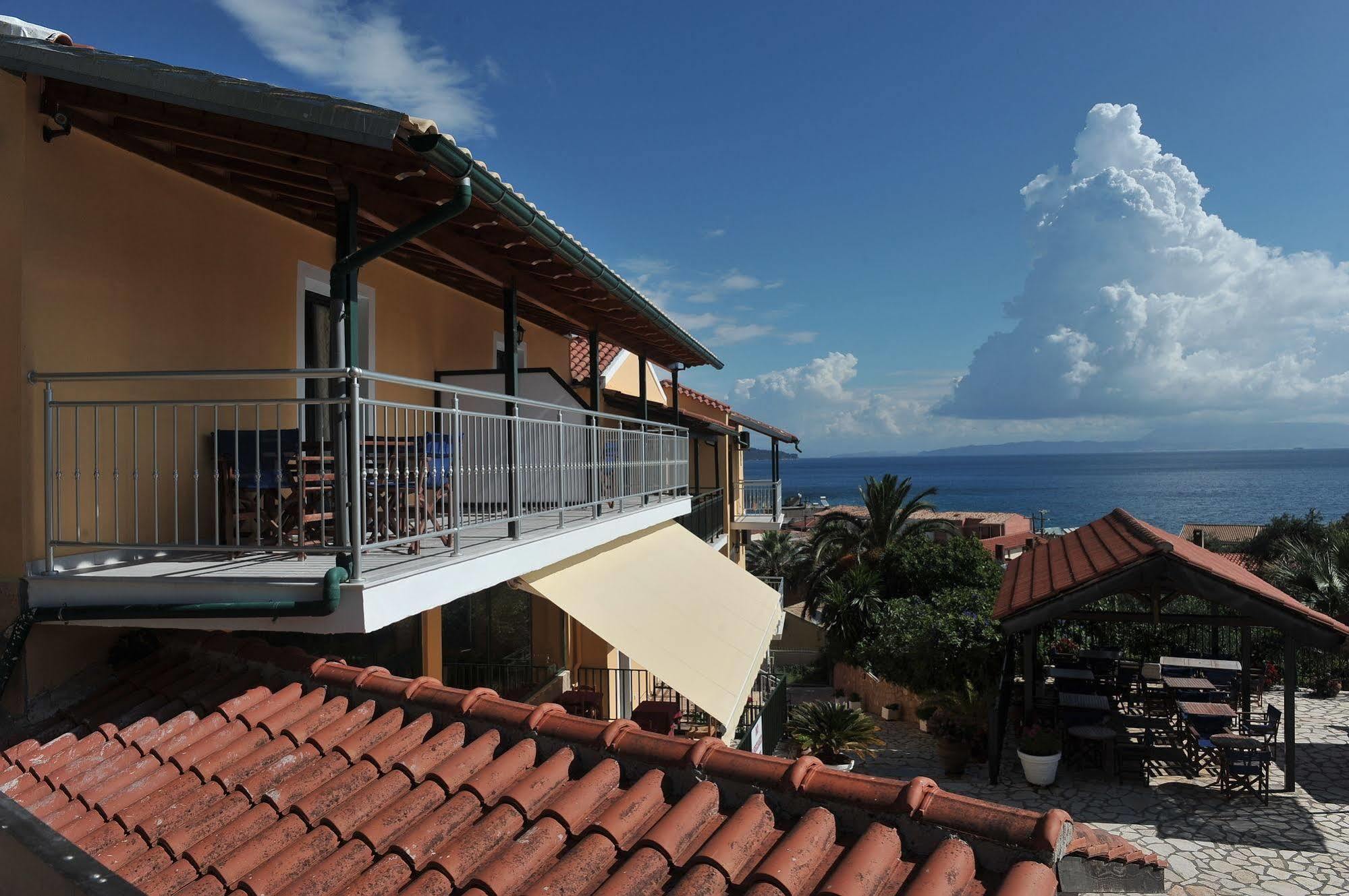 بينيتسيس Kerkyra Beach Hotel & Apartments المظهر الخارجي الصورة